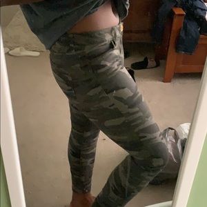 Express camo jeans
